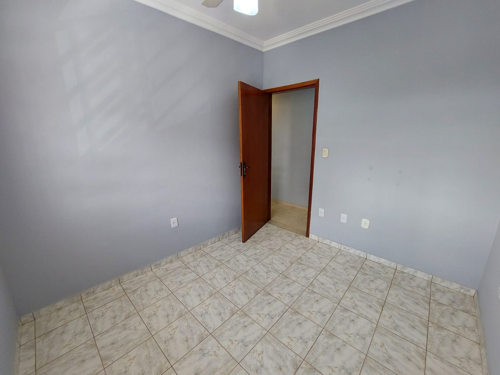 APARTAMENTO PARA LOCAÇÃO EM OTIMA LOCALIZAÇÃO 
