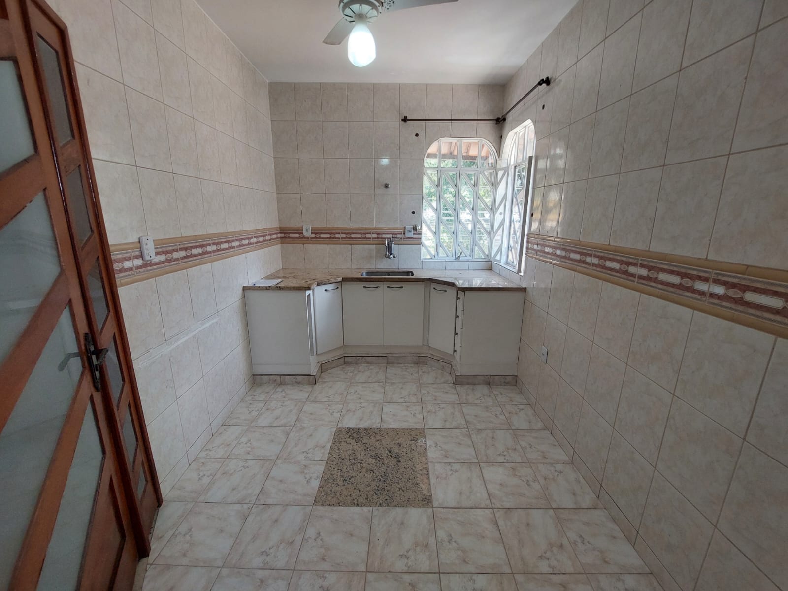 APARTAMENTO PARA LOCAÇÃO EM OTIMA LOCALIZAÇÃO 