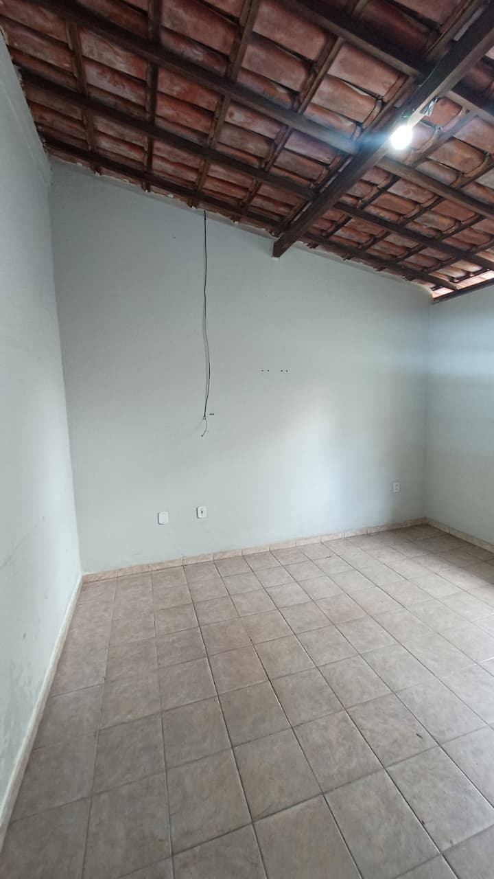 CASA/BARRACÃO NO JK2