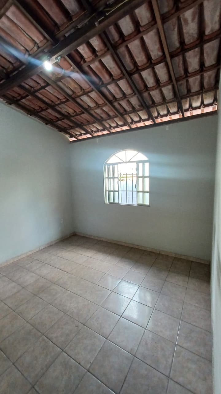 CASA/BARRACÃO NO JK2