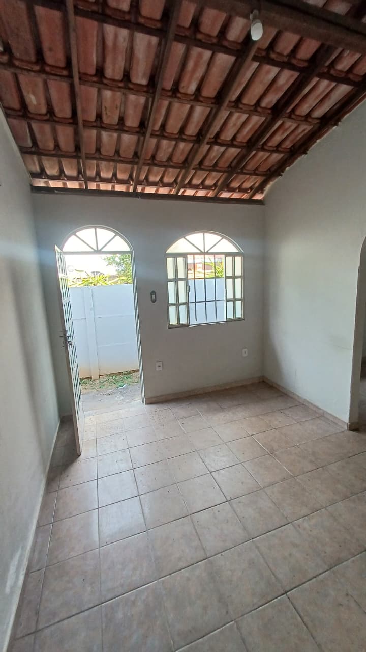 CASA/BARRACÃO NO JK2