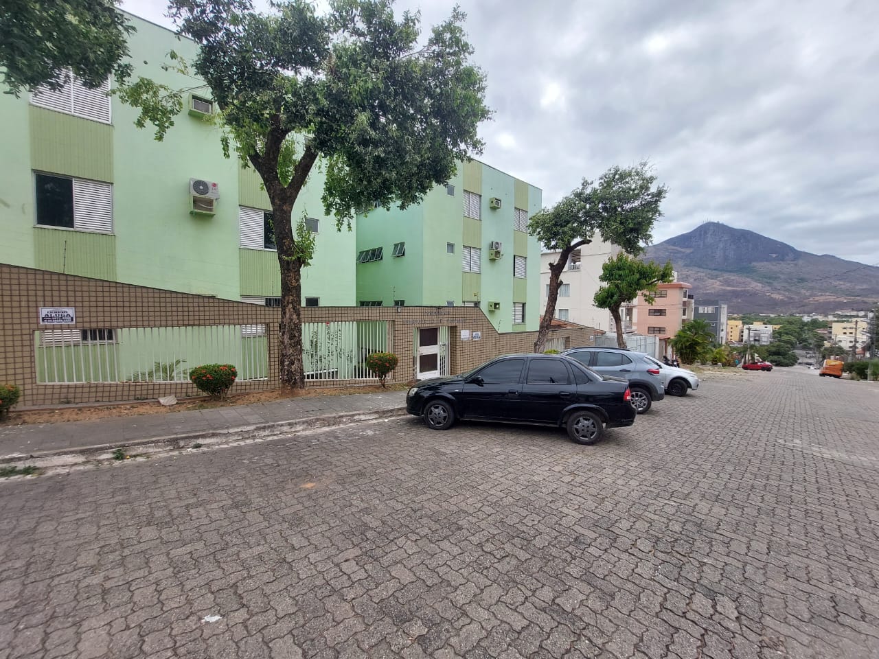 APARTAMENTO 1° ANDAR OTIMA LOCALIZAÇÃO - VILA BRETAS