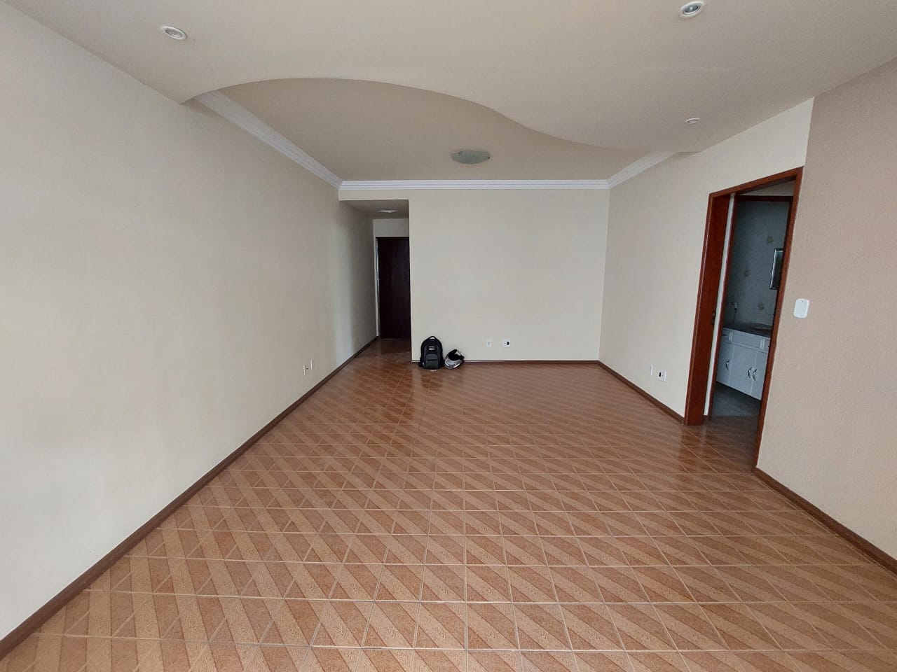APARTAMENTO 1° ANDAR OTIMA LOCALIZAÇÃO - VILA BRETAS