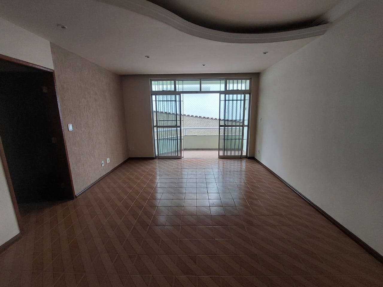 APARTAMENTO 1° ANDAR OTIMA LOCALIZAÇÃO - VILA BRETAS