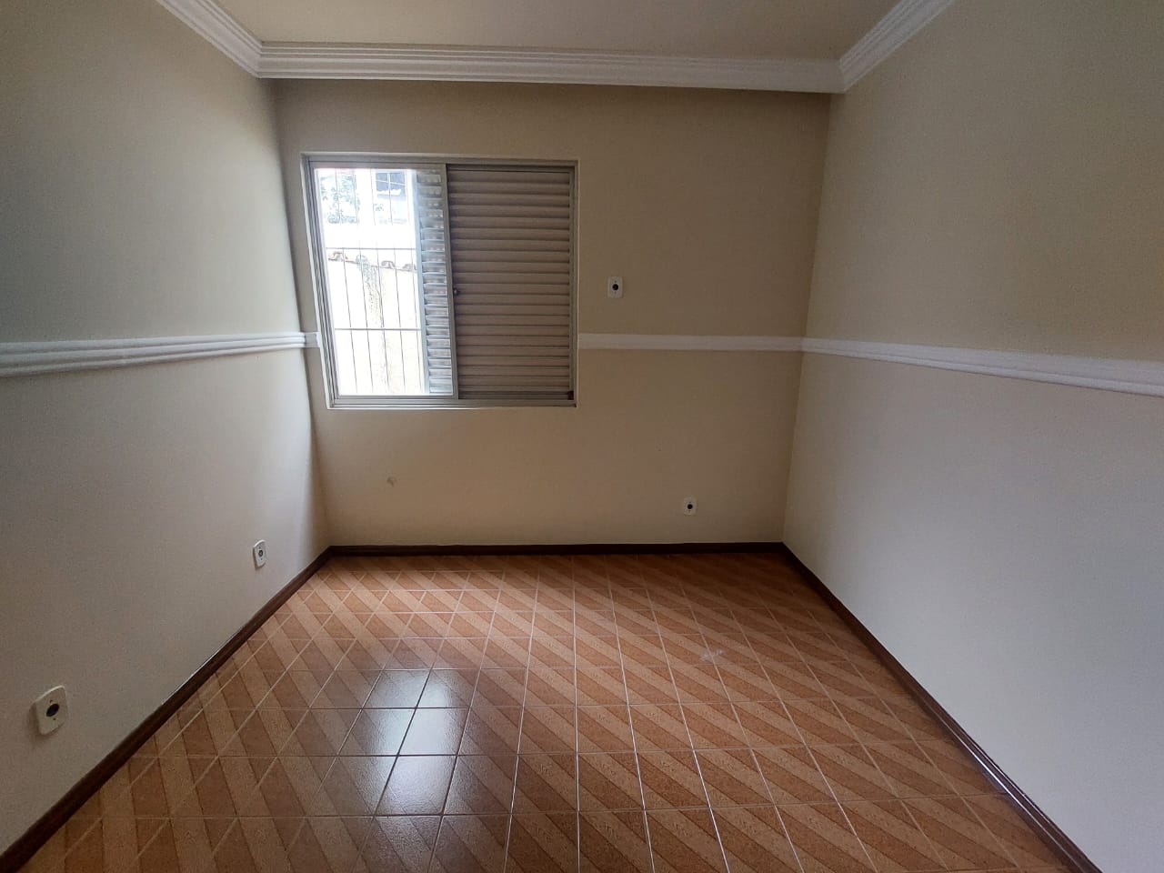 APARTAMENTO 1° ANDAR OTIMA LOCALIZAÇÃO - VILA BRETAS