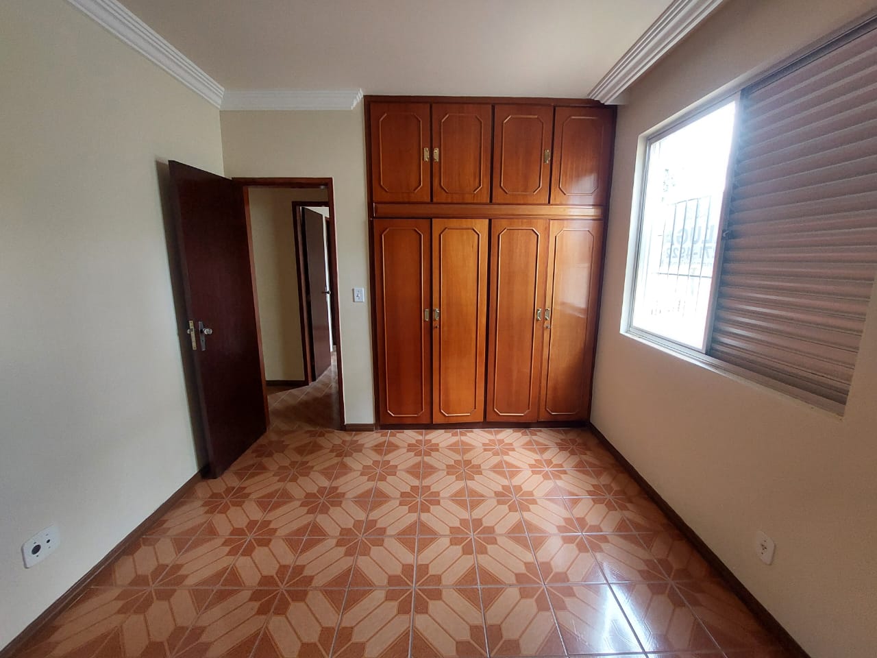 APARTAMENTO 1° ANDAR OTIMA LOCALIZAÇÃO - VILA BRETAS
