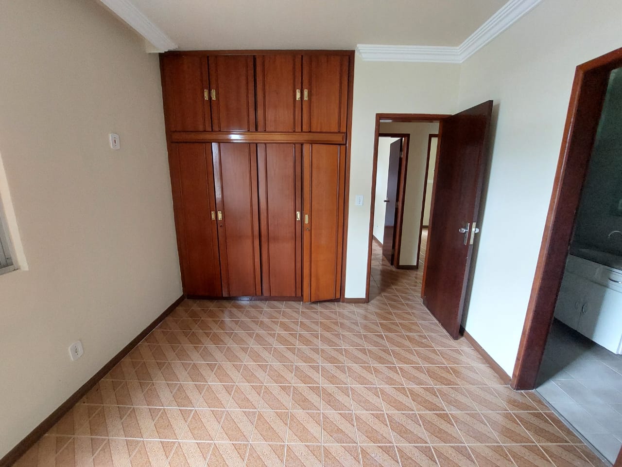 APARTAMENTO 1° ANDAR OTIMA LOCALIZAÇÃO - VILA BRETAS