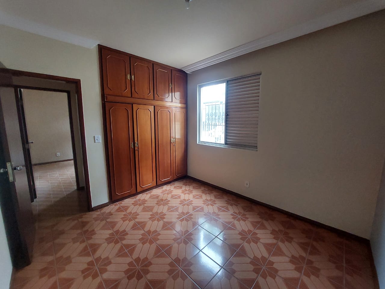 APARTAMENTO 1° ANDAR OTIMA LOCALIZAÇÃO - VILA BRETAS