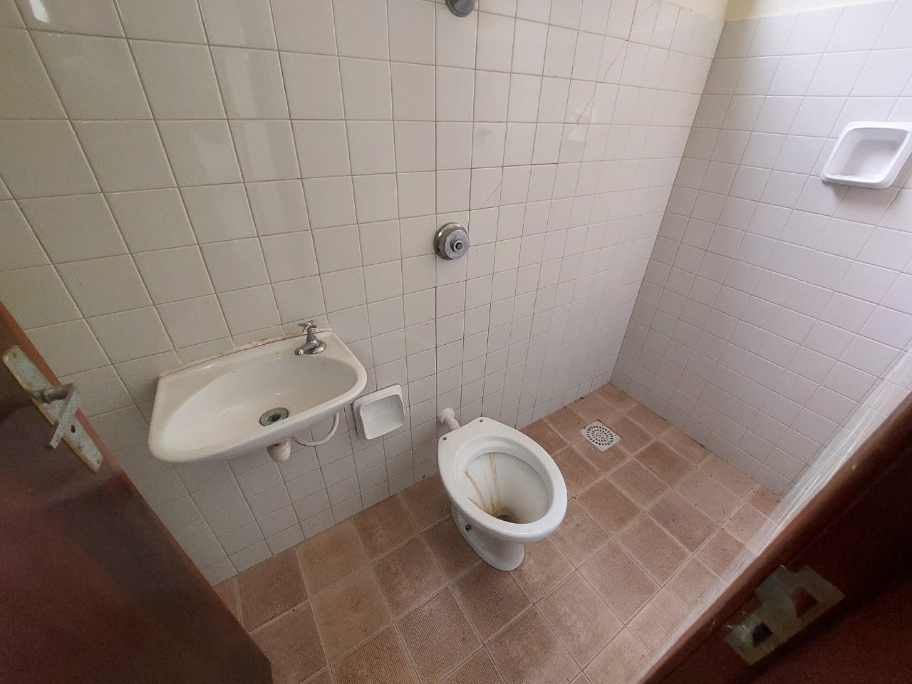 APARTAMENTO 1° ANDAR OTIMA LOCALIZAÇÃO - VILA BRETAS
