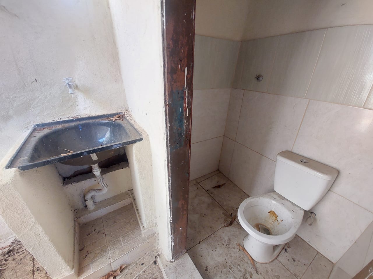 BARRACÃO NO BAIRRO SANTA TEREZINHA