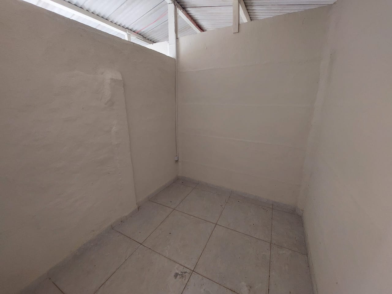 BARRACÃO NO BAIRRO SANTA TEREZINHA