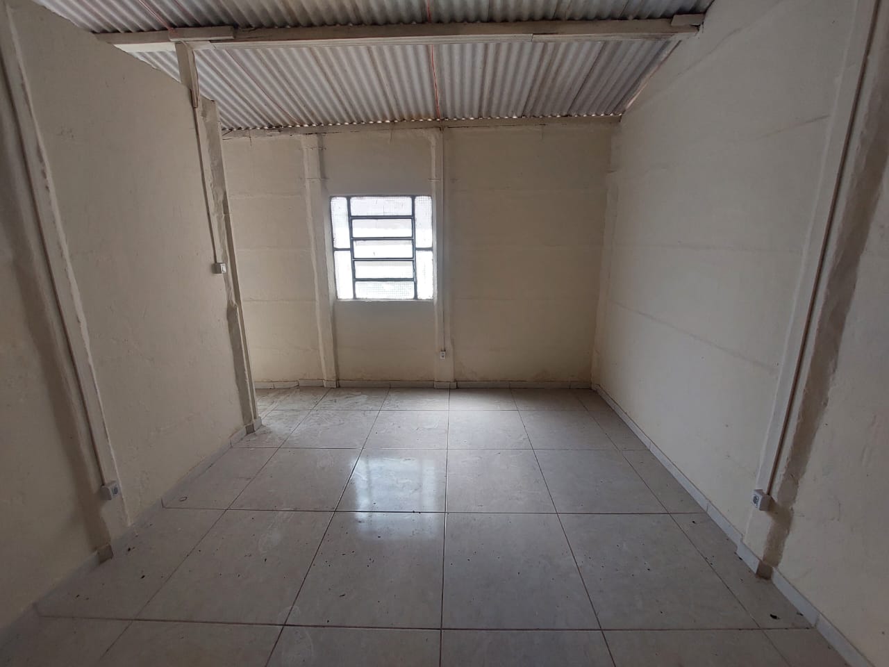 BARRACÃO NO BAIRRO SANTA TEREZINHA