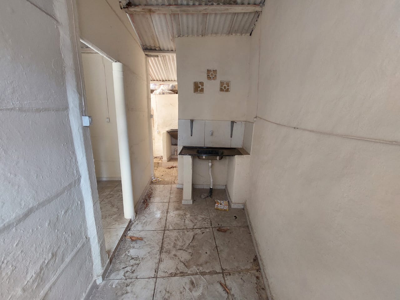 BARRACÃO NO BAIRRO SANTA TEREZINHA