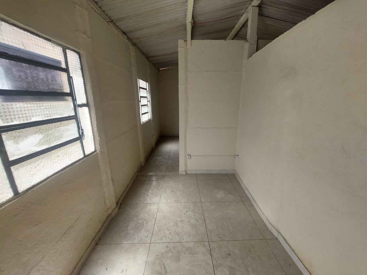 BARRACÃO NO BAIRRO SANTA TEREZINHA