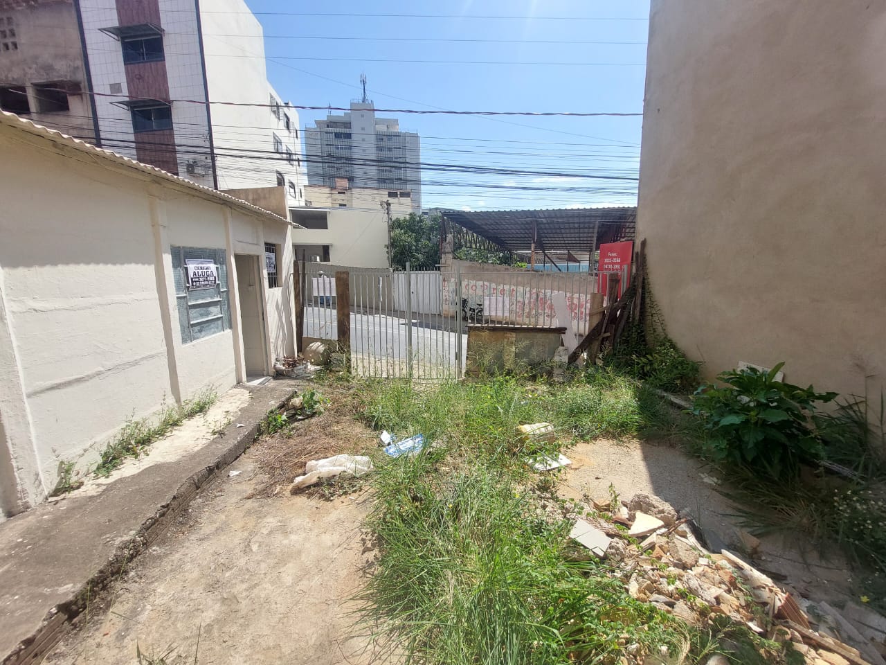 BARRACÃO NO BAIRRO SANTA TEREZINHA