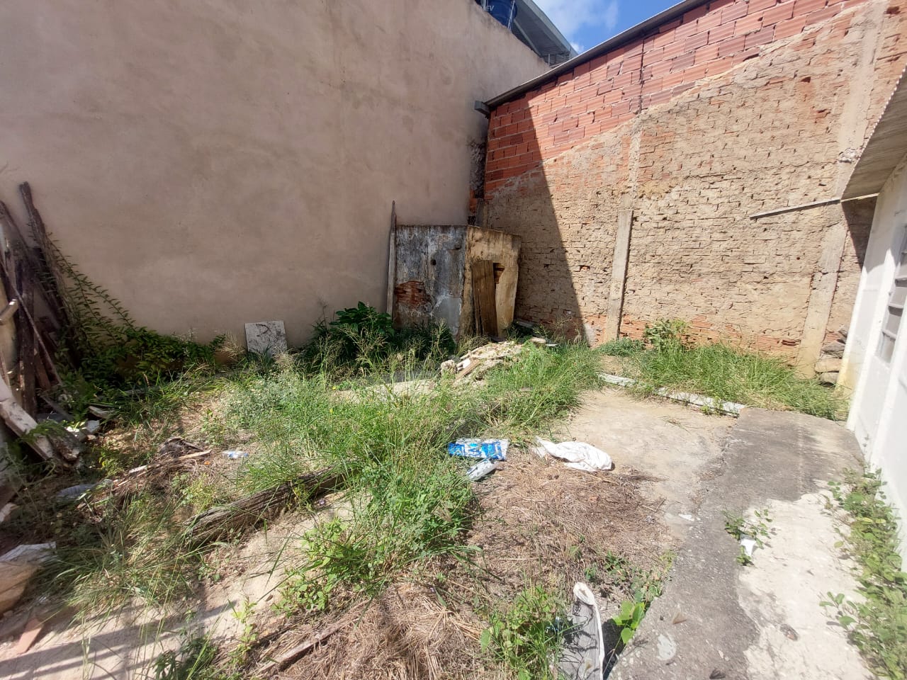 BARRACÃO NO BAIRRO SANTA TEREZINHA