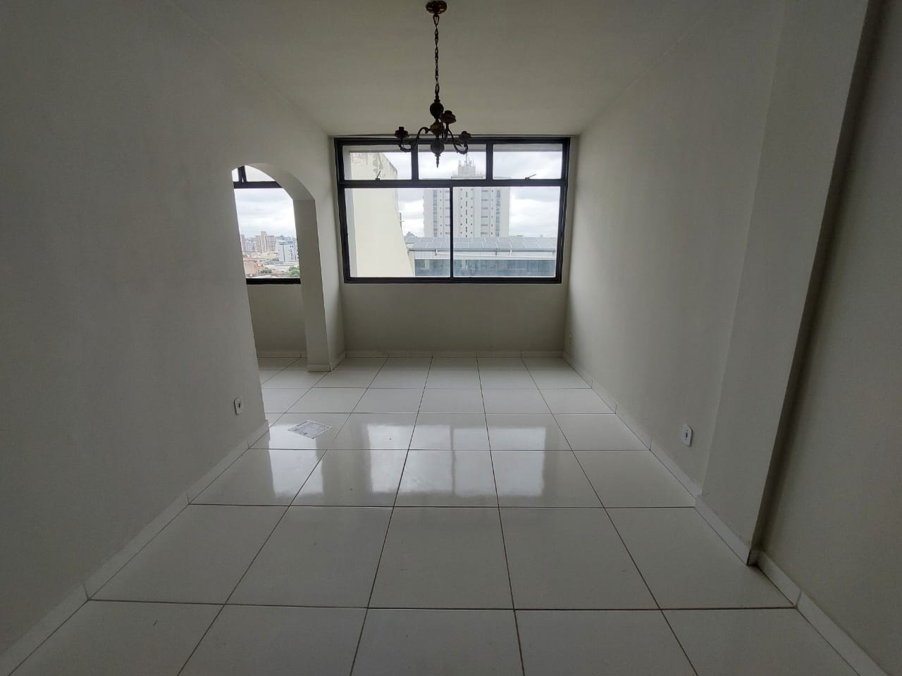 APARTAMENTO NO CENTRO PORTARIA 24HRS