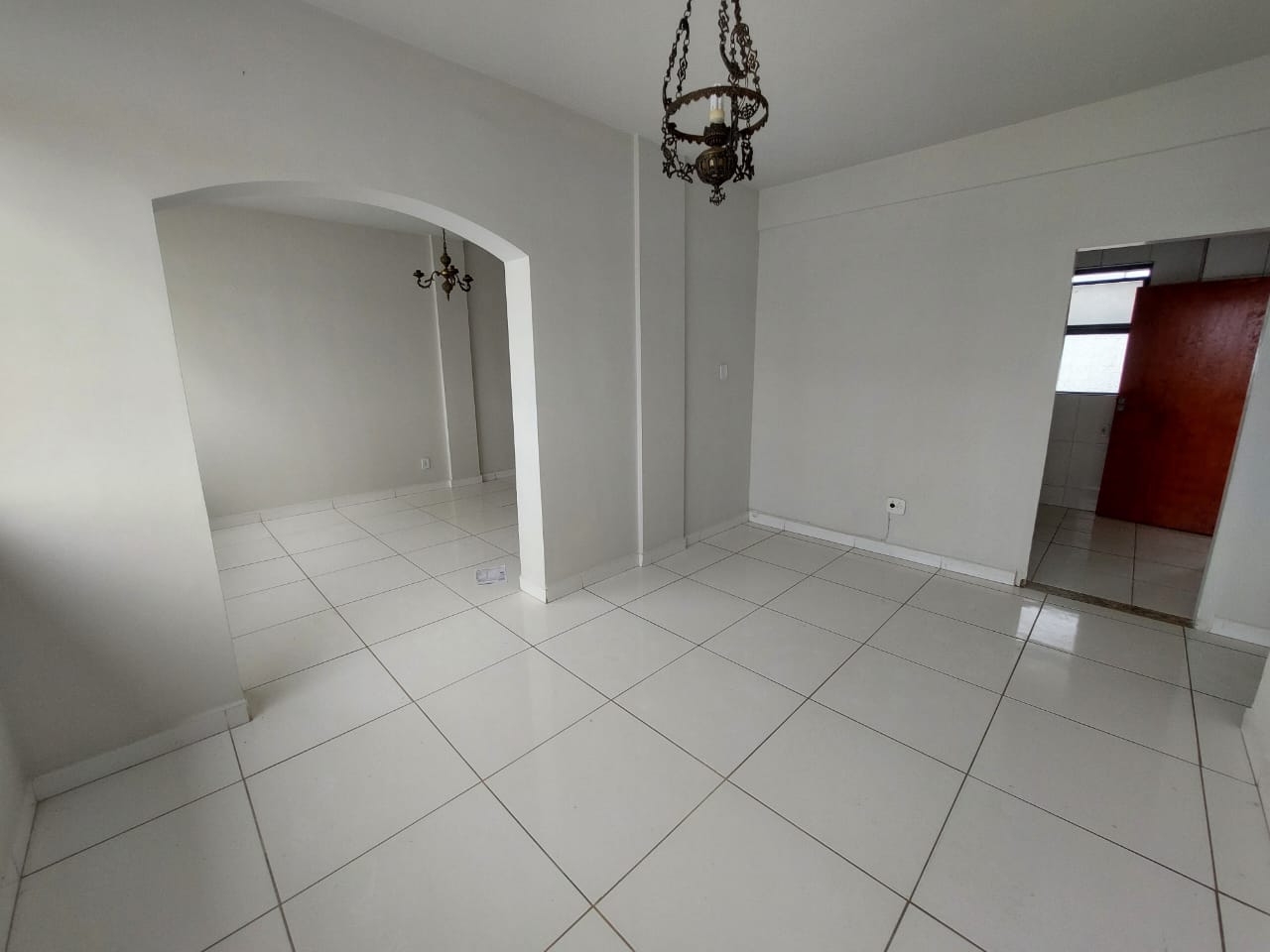 APARTAMENTO NO CENTRO PORTARIA 24HRS