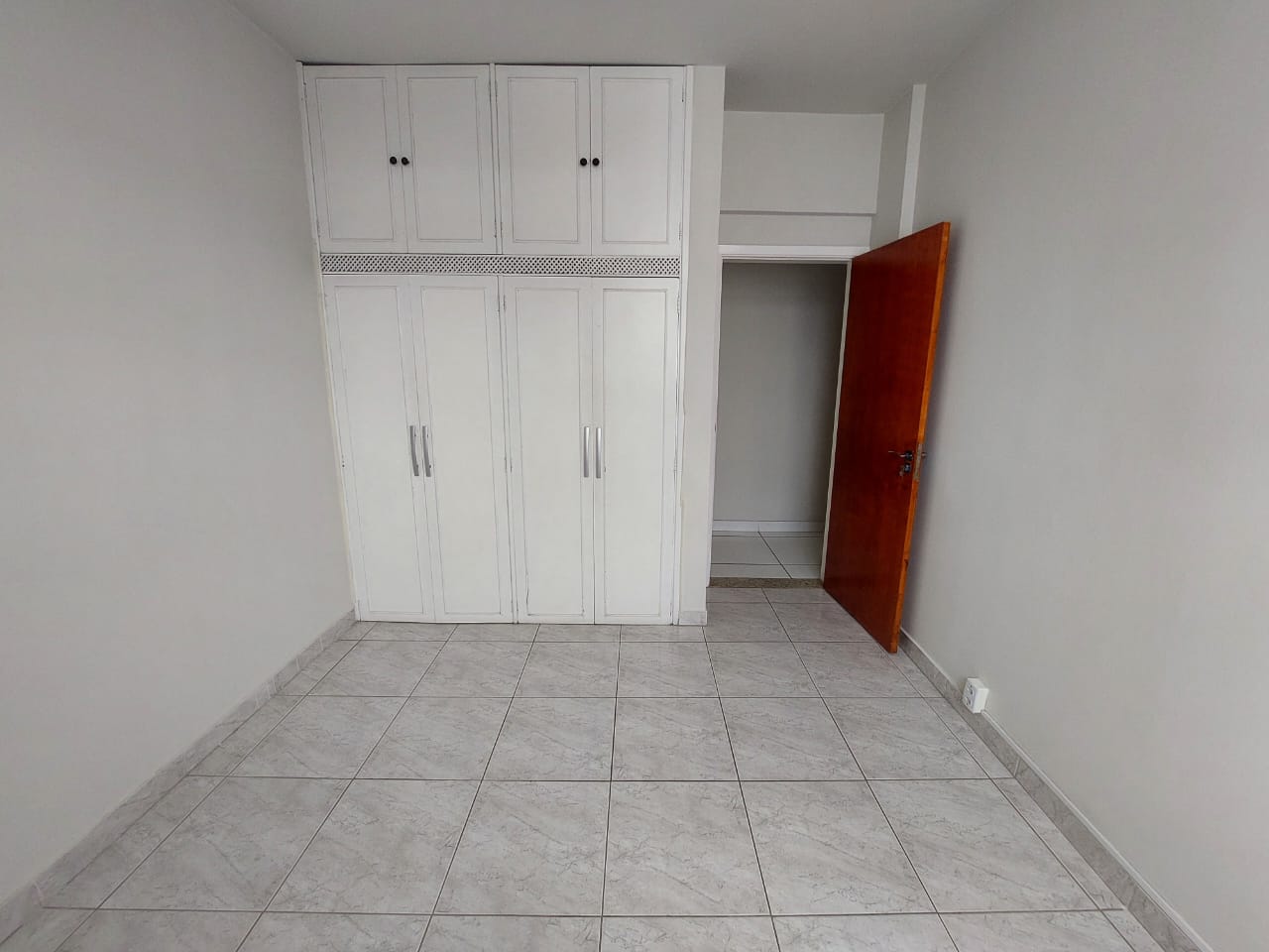 APARTAMENTO NO CENTRO PORTARIA 24HRS