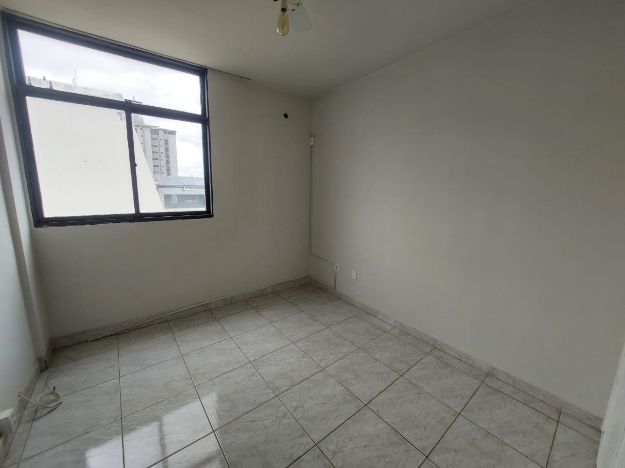APARTAMENTO NO CENTRO PORTARIA 24HRS