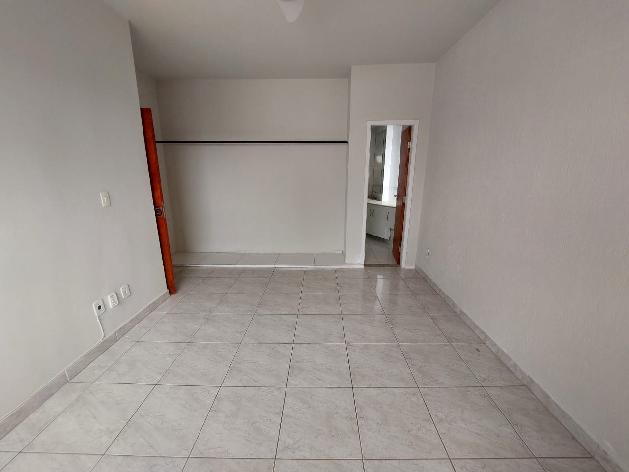 APARTAMENTO NO CENTRO PORTARIA 24HRS