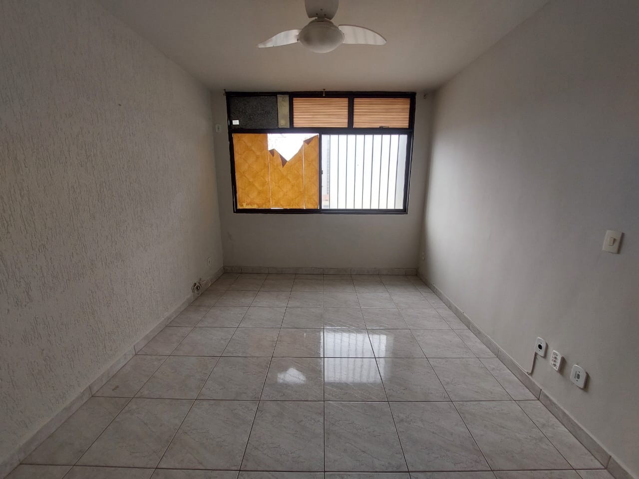 APARTAMENTO NO CENTRO PORTARIA 24HRS