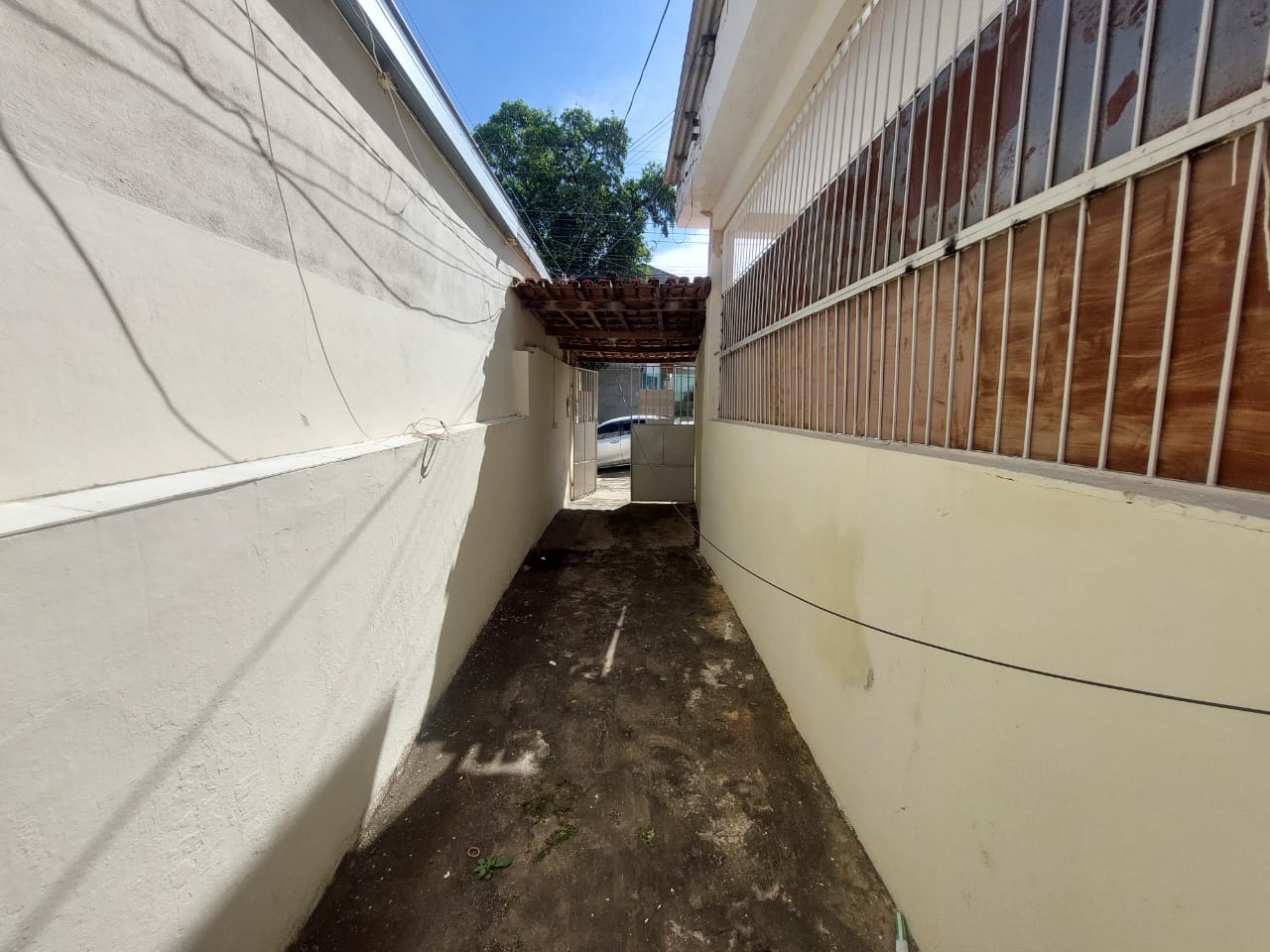 CASA BAIXA NO BAIRRO GRÃ DUQUESA