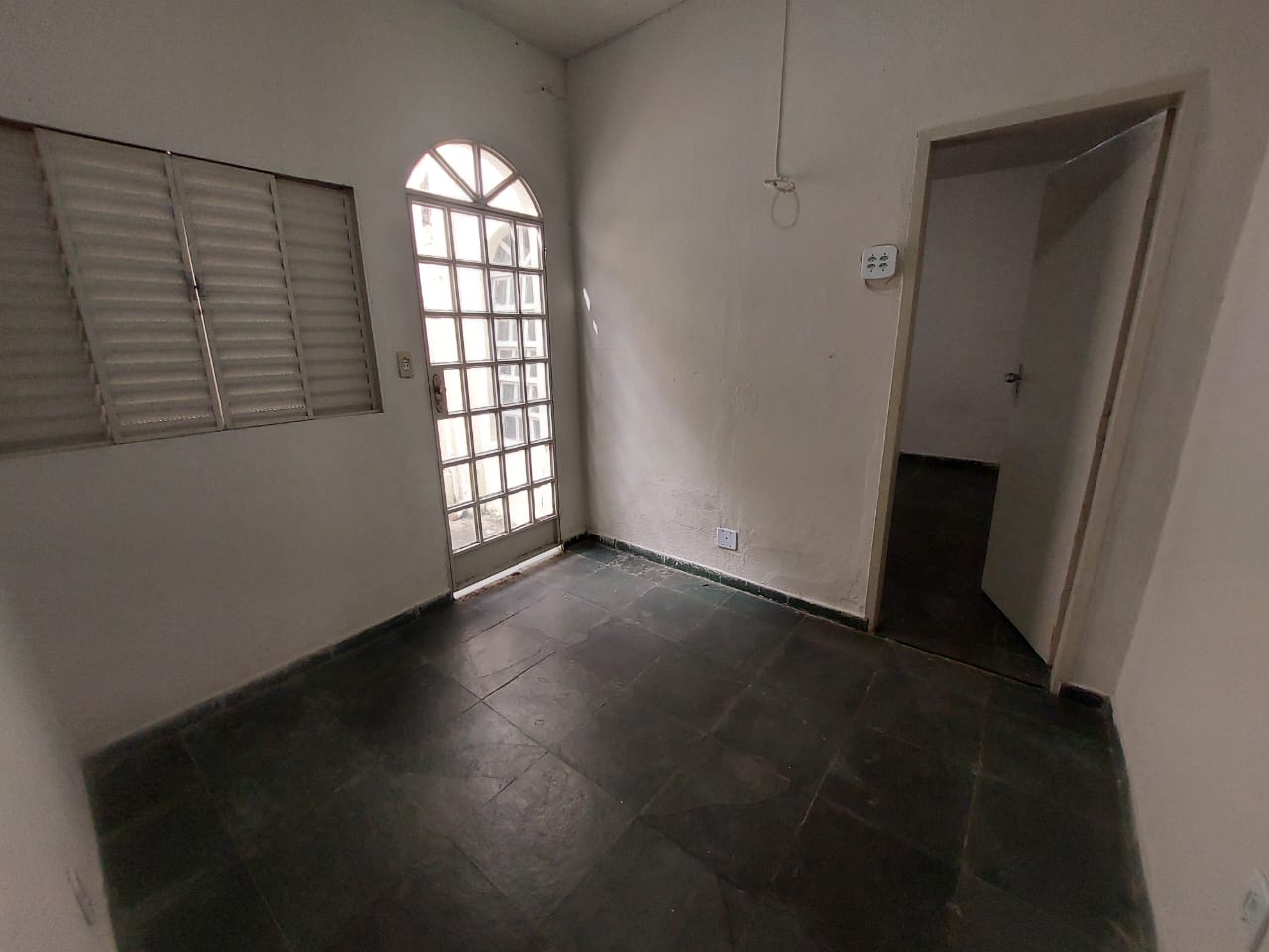 CASA BAIXA NO BAIRRO GRÃ DUQUESA