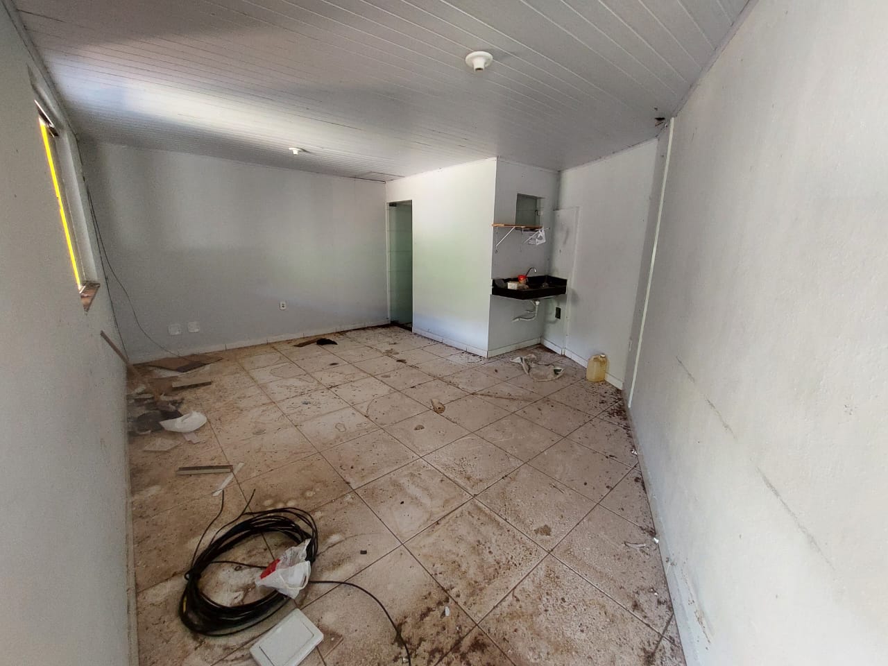 LOTE COM ESCRITORIO BEM LOCALIZADO NO BAIRRO CIDADE NOVA