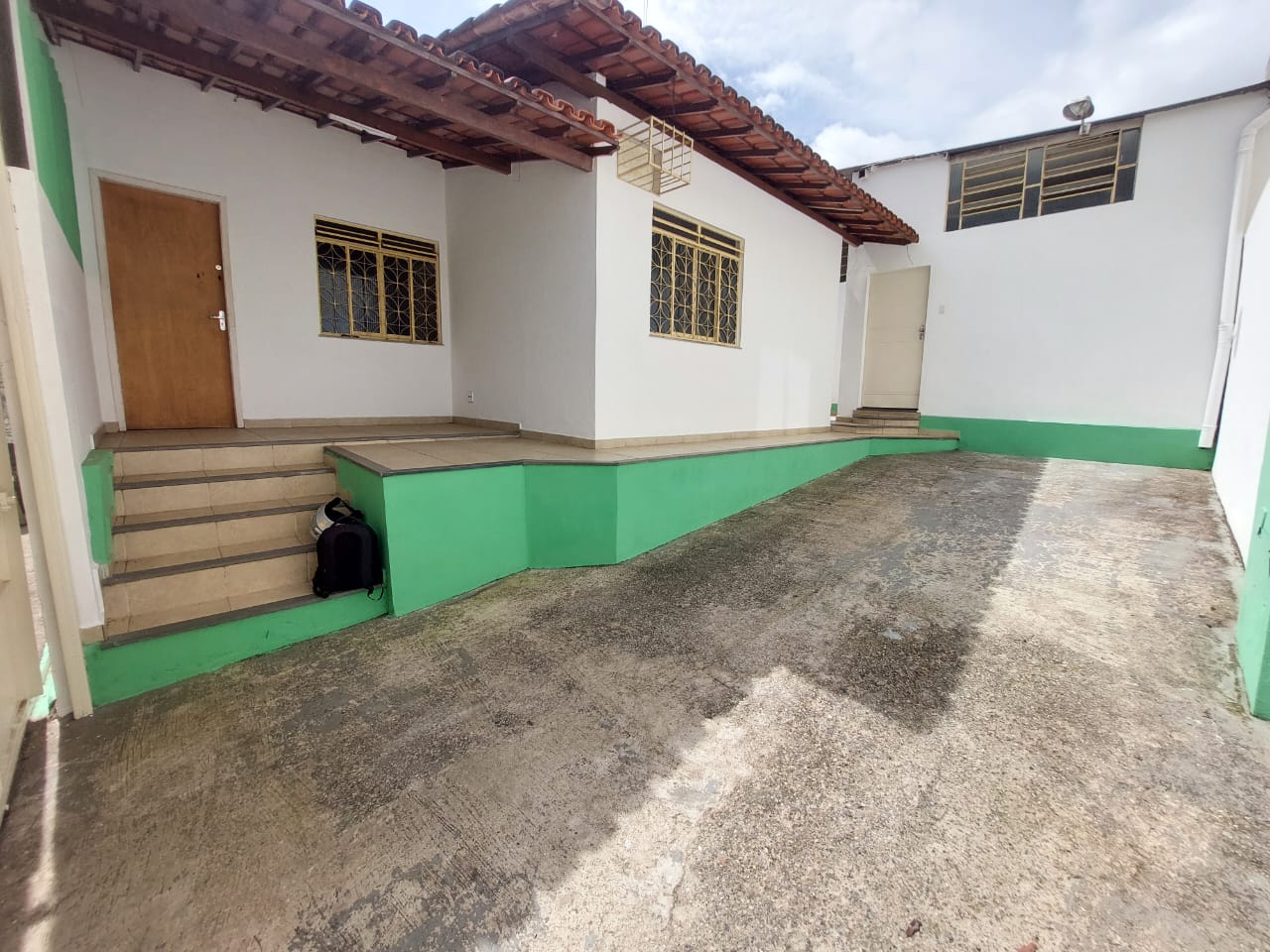 CASA COMERCIAL PERTO DO SHOPPING, ACAMPAMENTO DA VALE