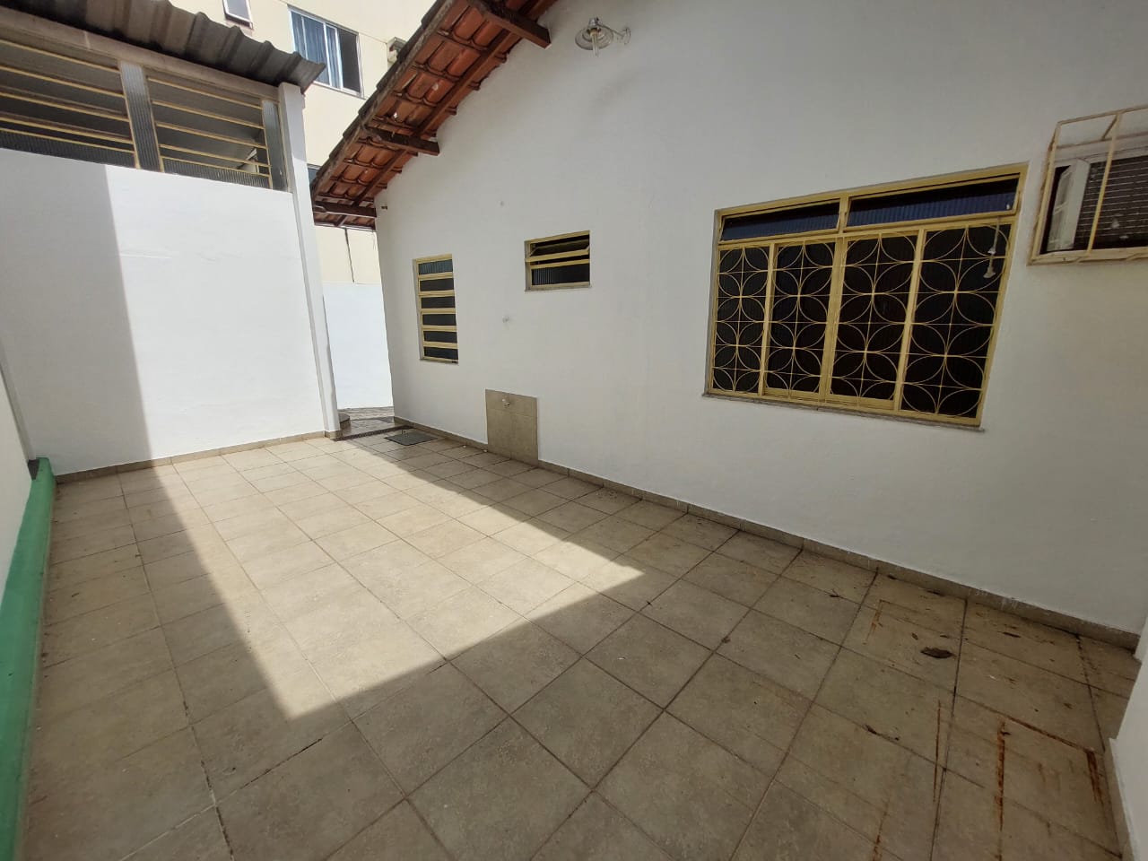 CASA COMERCIAL PERTO DO SHOPPING, ACAMPAMENTO DA VALE