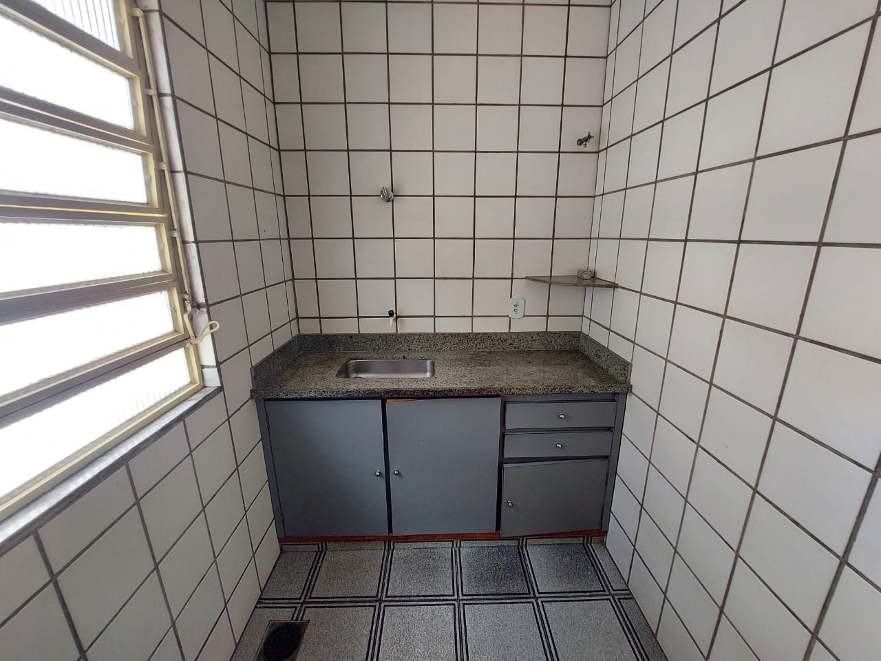 CASA COMERCIAL PERTO DO SHOPPING, ACAMPAMENTO DA VALE