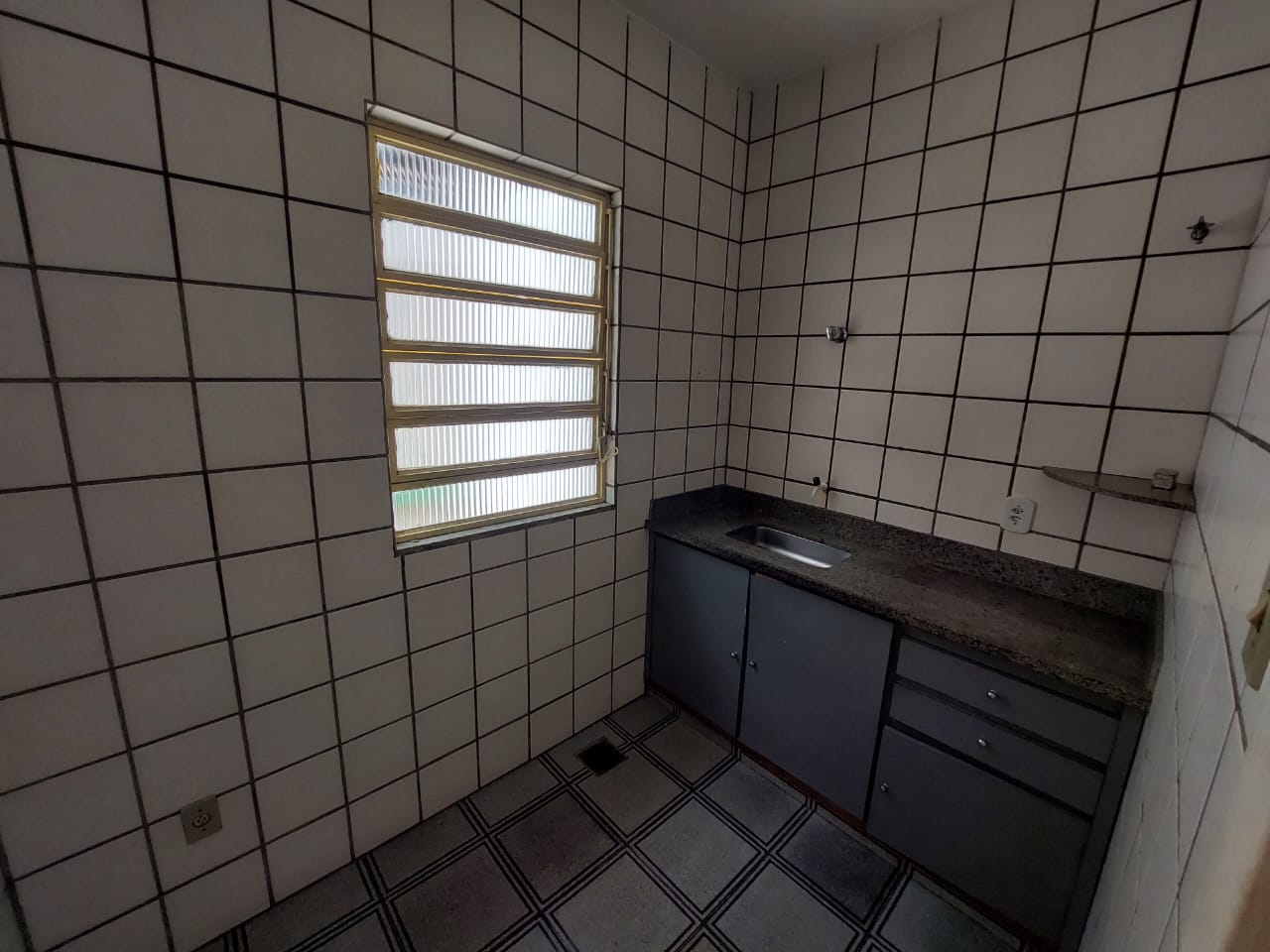 CASA COMERCIAL PERTO DO SHOPPING, ACAMPAMENTO DA VALE