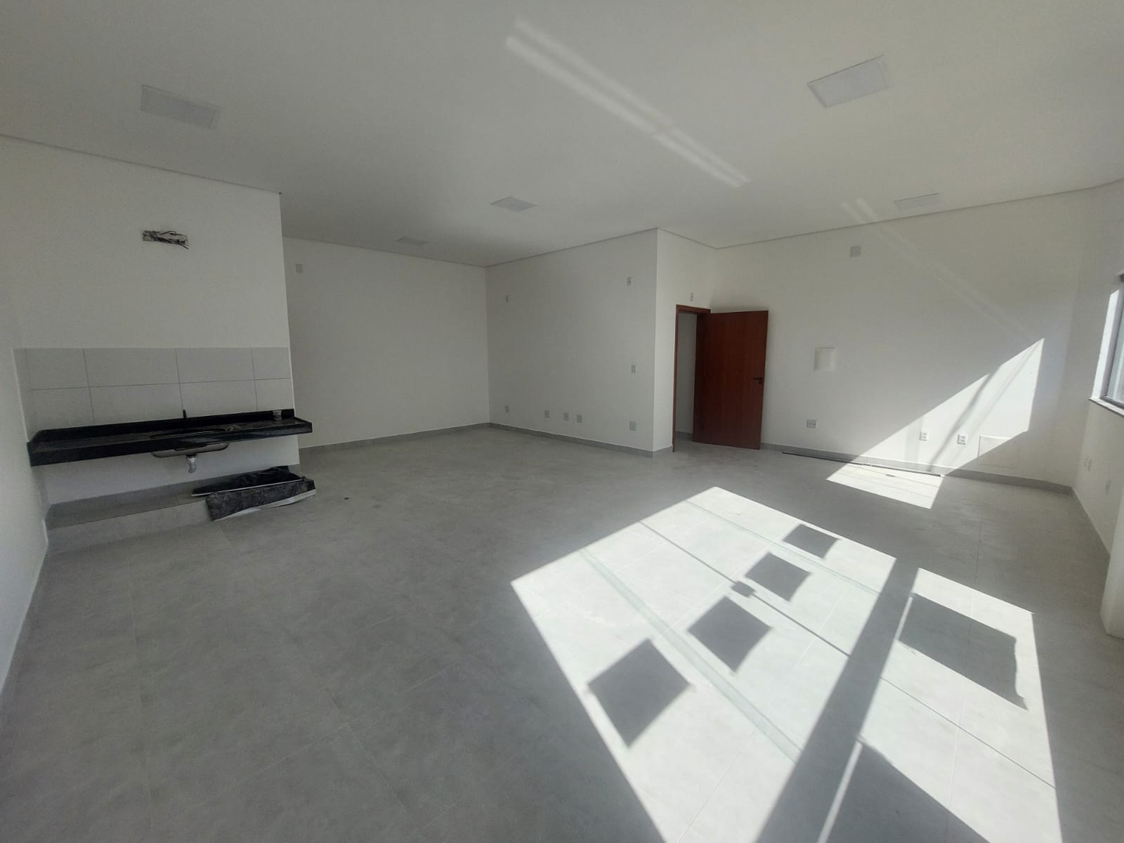 EXCELENTE  PONTO COMERCIAL NO BAIRRO TIRADENTES