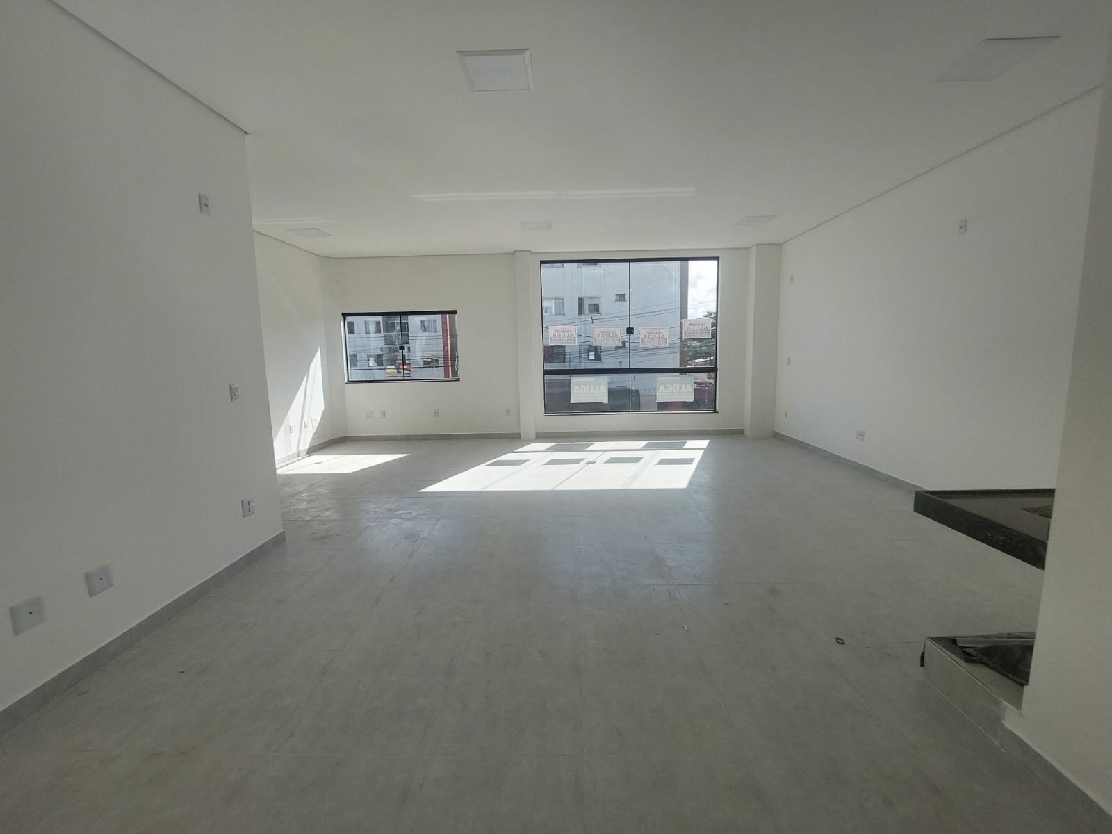 EXCELENTE  PONTO COMERCIAL NO BAIRRO TIRADENTES