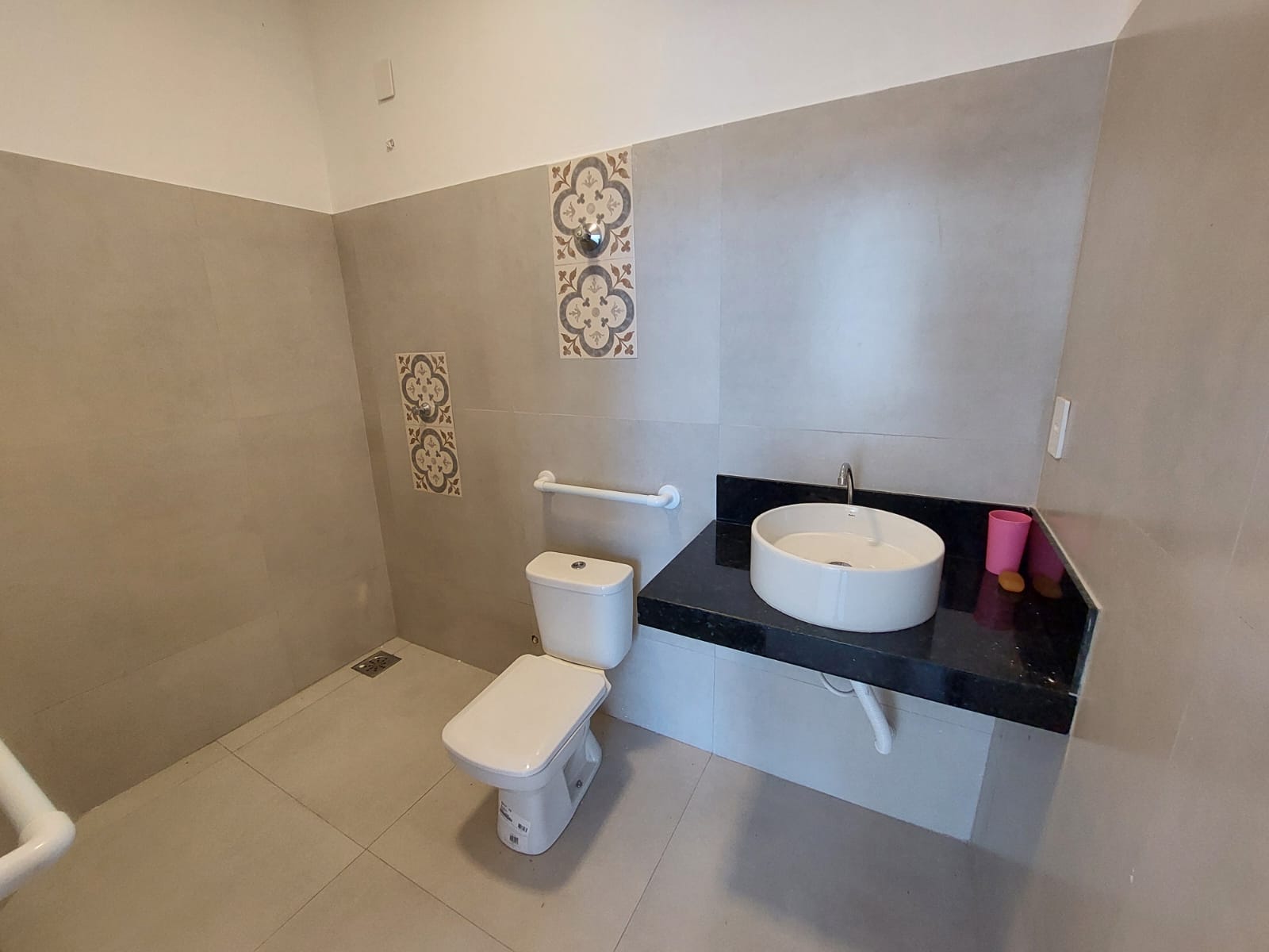 Loja/Galpão Comercial para Aluguel - Frente, 139 m² no Centro de Governador Valadares