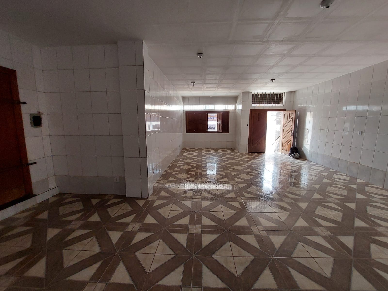 PONTO COMERCIAL  NA ILHA DOS ARAUJOS