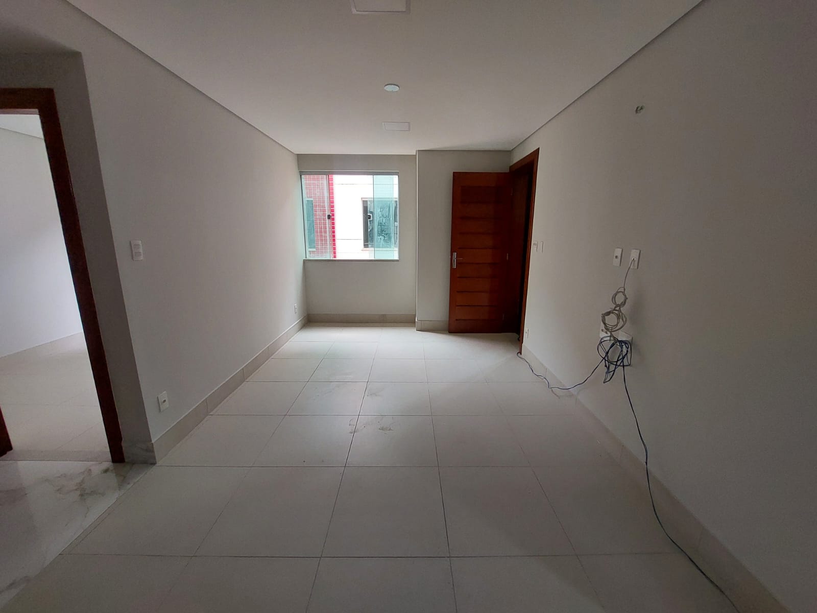 APARTAMENTO NO CENTRO SEGUNDO ANDAR COM ELEVADOR