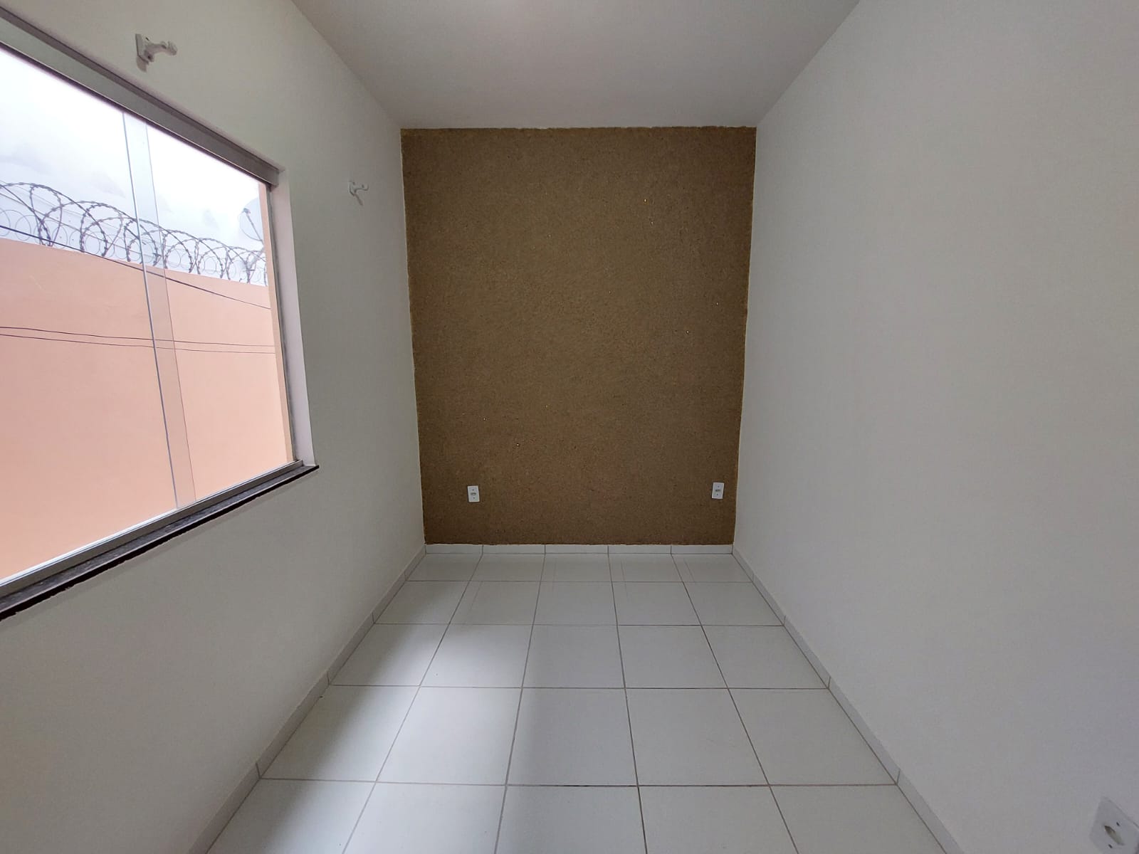CASA BAIXA PARA LOCAÇÃO NO BAIRRO TIRADENTES