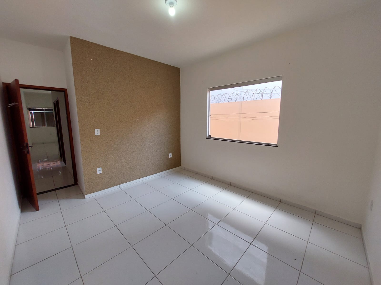 CASA BAIXA PARA LOCAÇÃO NO BAIRRO TIRADENTES