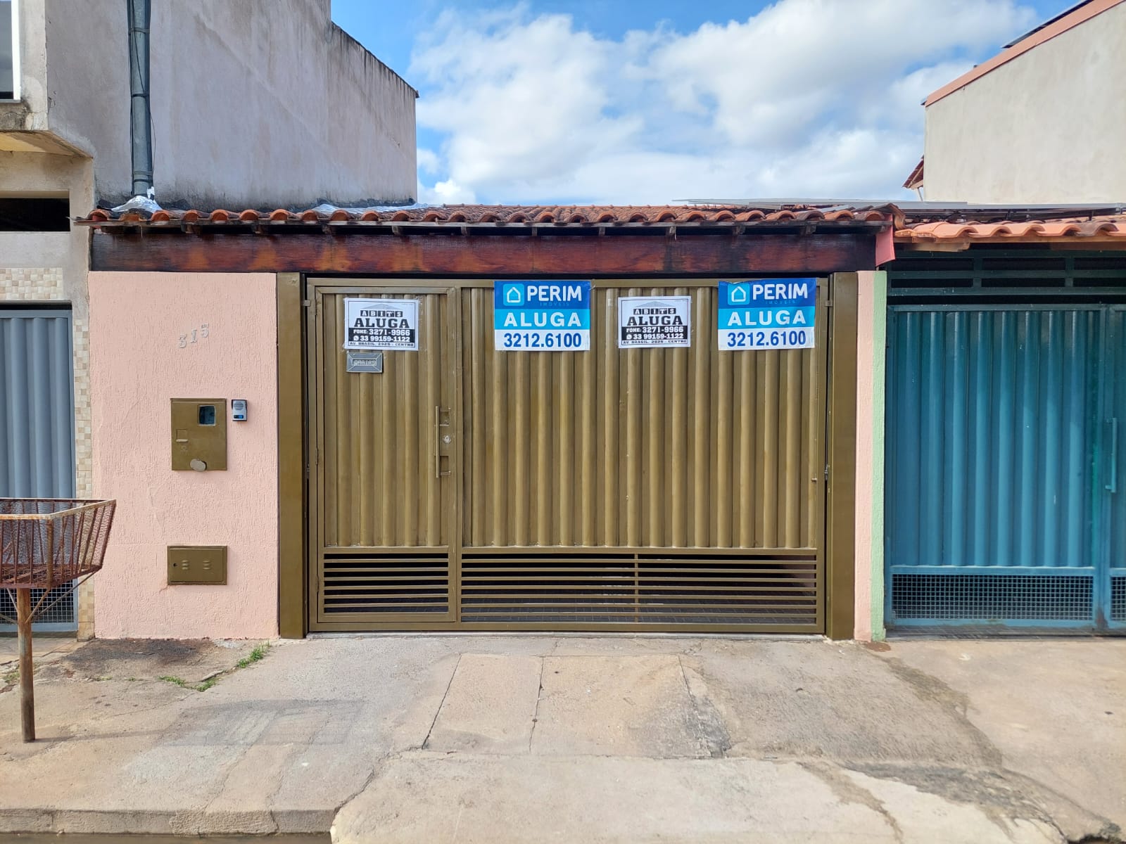 CASA BAIXA PARA LOCAÇÃO NO BAIRRO TIRADENTES