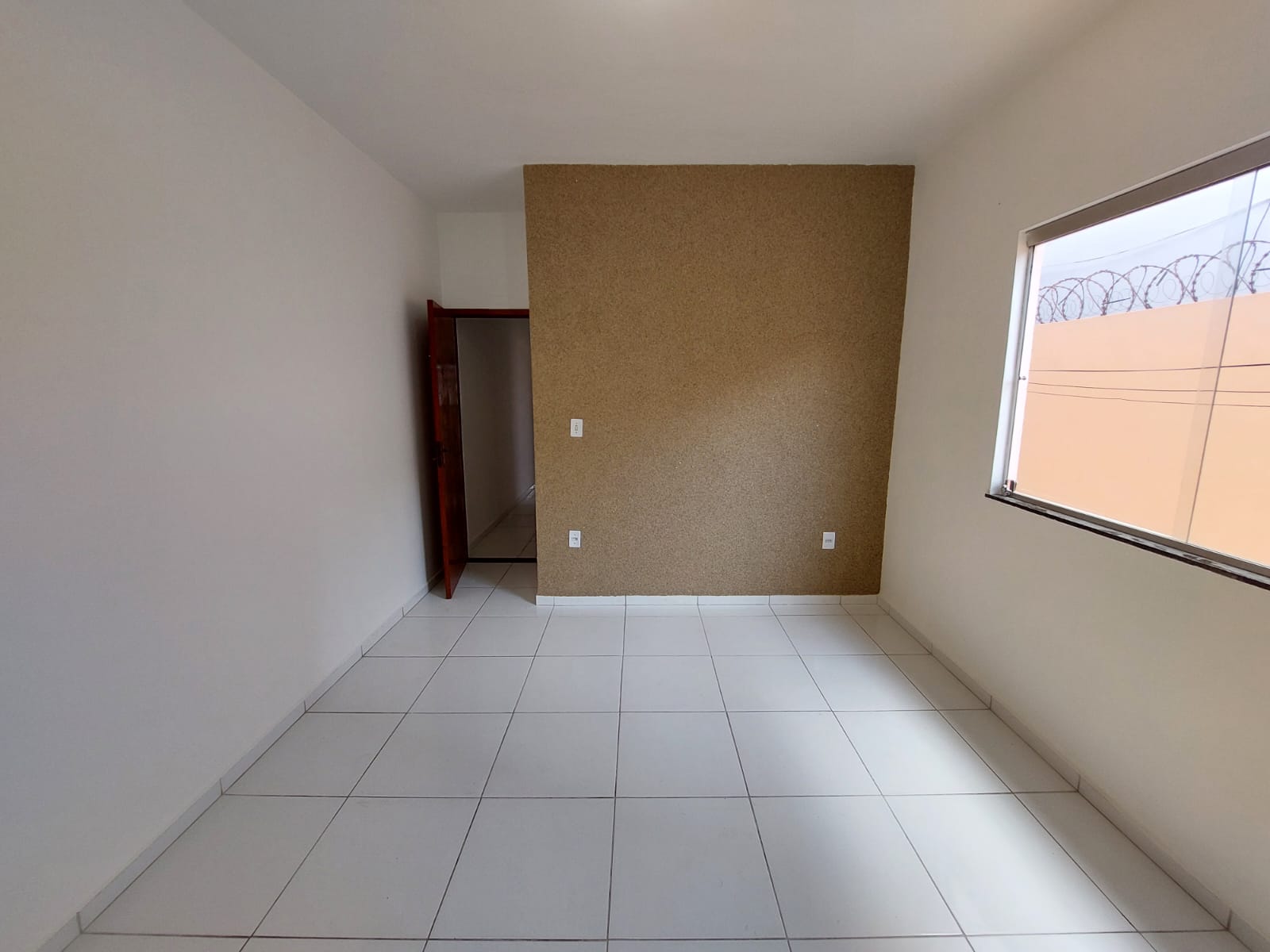CASA BAIXA PARA LOCAÇÃO NO BAIRRO TIRADENTES