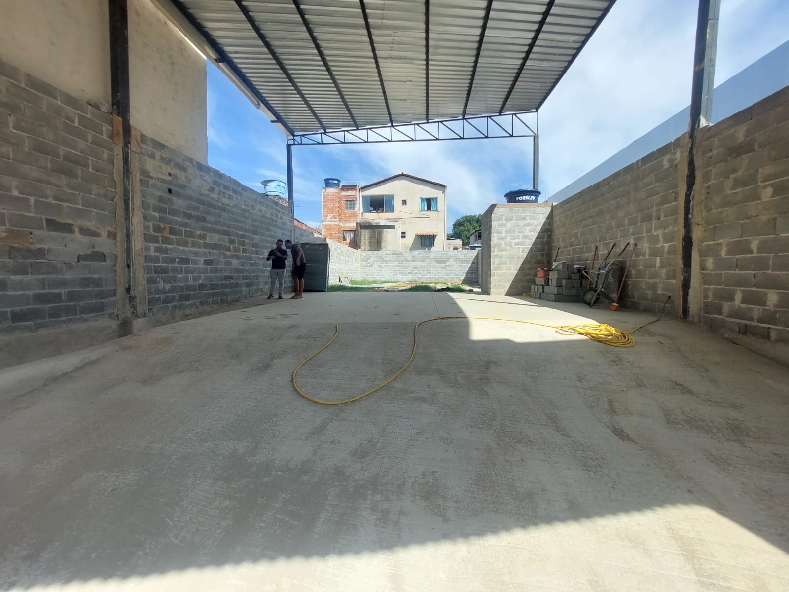 TRES GALPOES PARA LOCAÇÃO NO BAIRRO SANTOS DUMONT