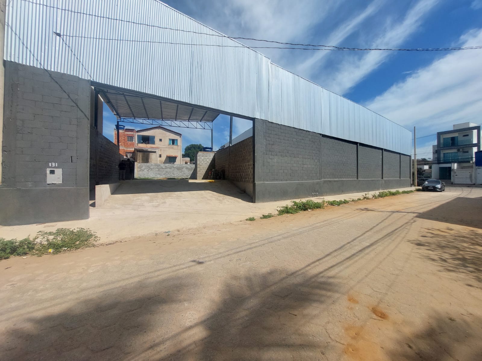 TRES GALPOES PARA LOCAÇÃO NO BAIRRO SANTOS DUMONT