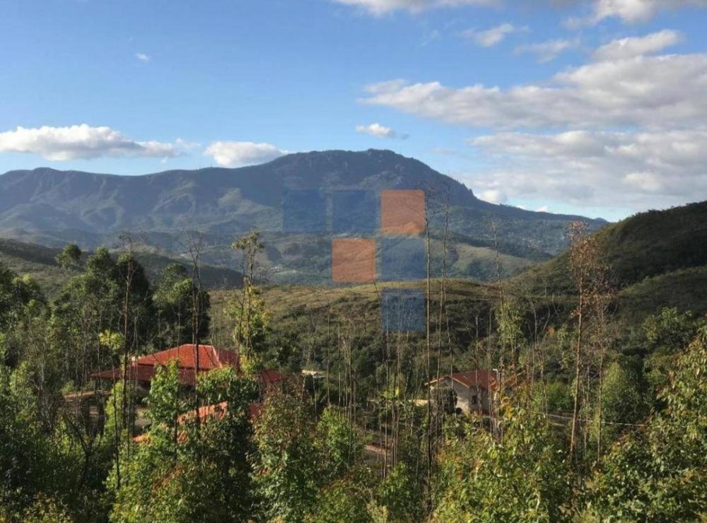 Vende-se terreno, com 4000 mts2, entre Sabará e Caeté, para sítio. Linda vista e natureza exuberante.