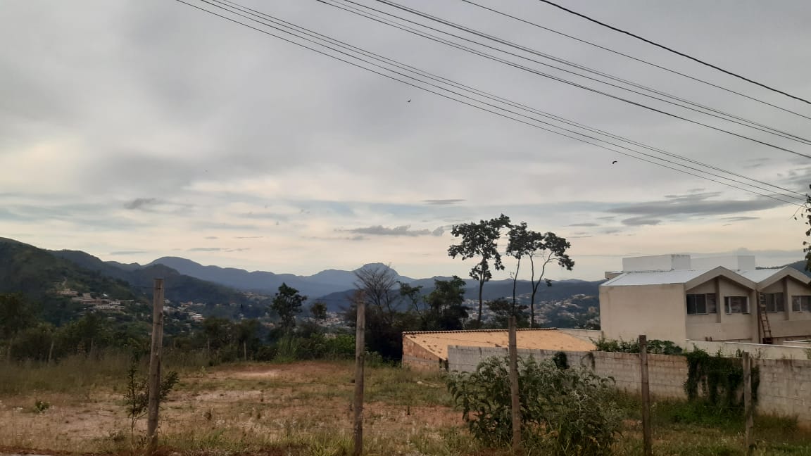Vende-se excelente lote com 750mts2, bairro Villa Real, Sabará-MG