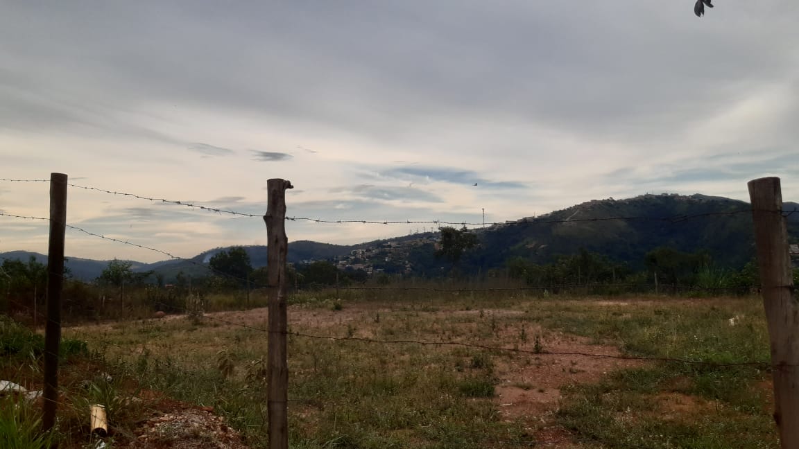 Vende-se excelente lote com 750mts2, bairro Villa Real, Sabará-MG