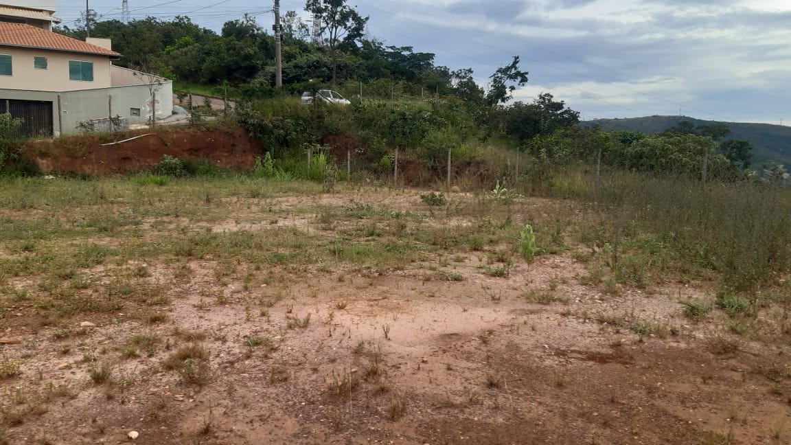 Vende-se excelente lote com 750mts2, bairro Villa Real, Sabará-MG