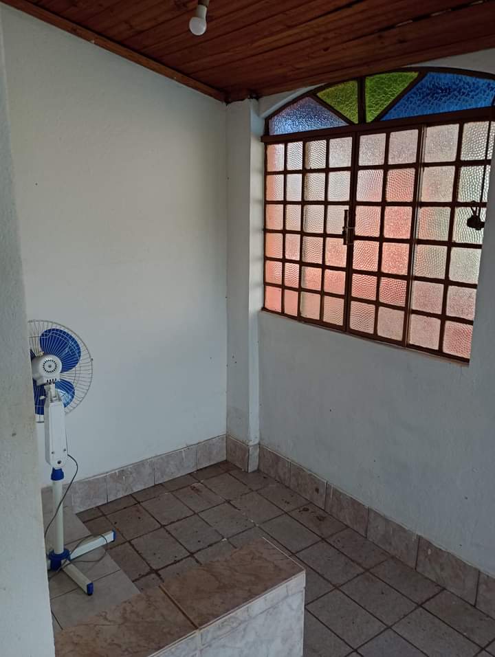 Vende-se casa com dois  quartos, no bairro adelmolândia, Sabará-G