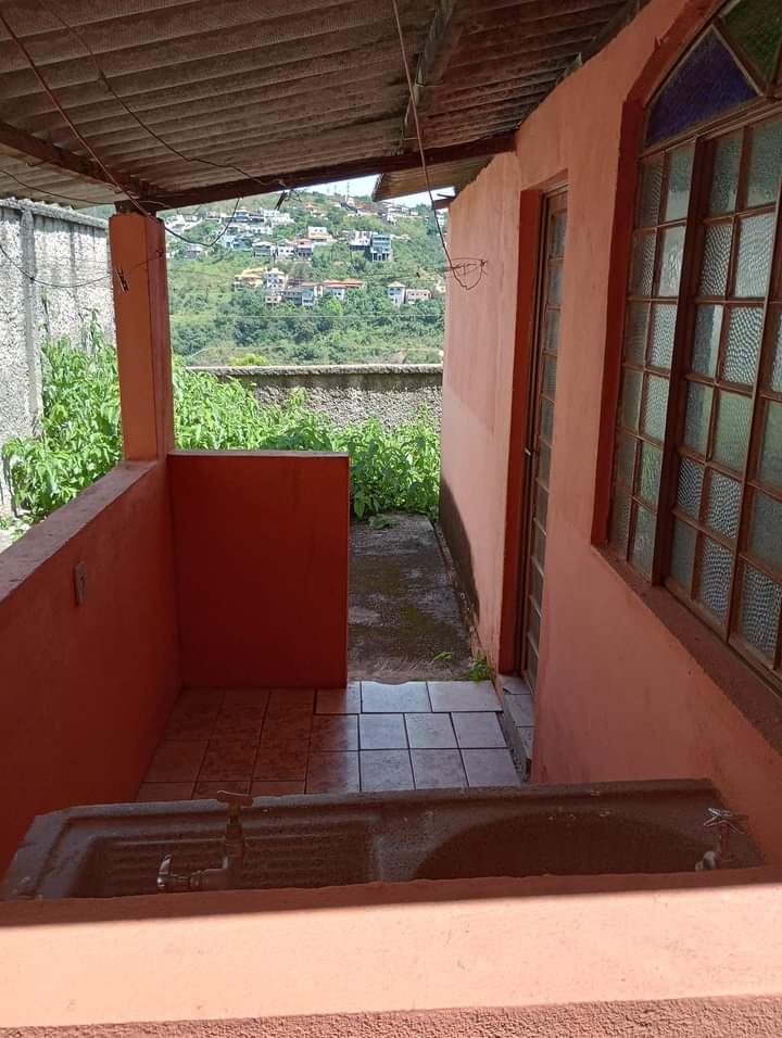 Vende-se casa com dois  quartos, no bairro adelmolândia, Sabará-G